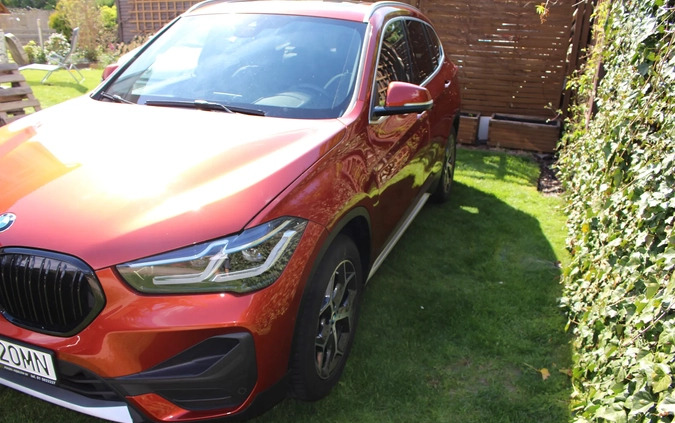 BMW X1 cena 99900 przebieg: 69000, rok produkcji 2019 z Piaski małe 596
